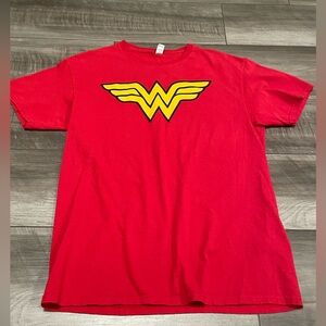 Wonder Woman Classic Red Tee Size Medium